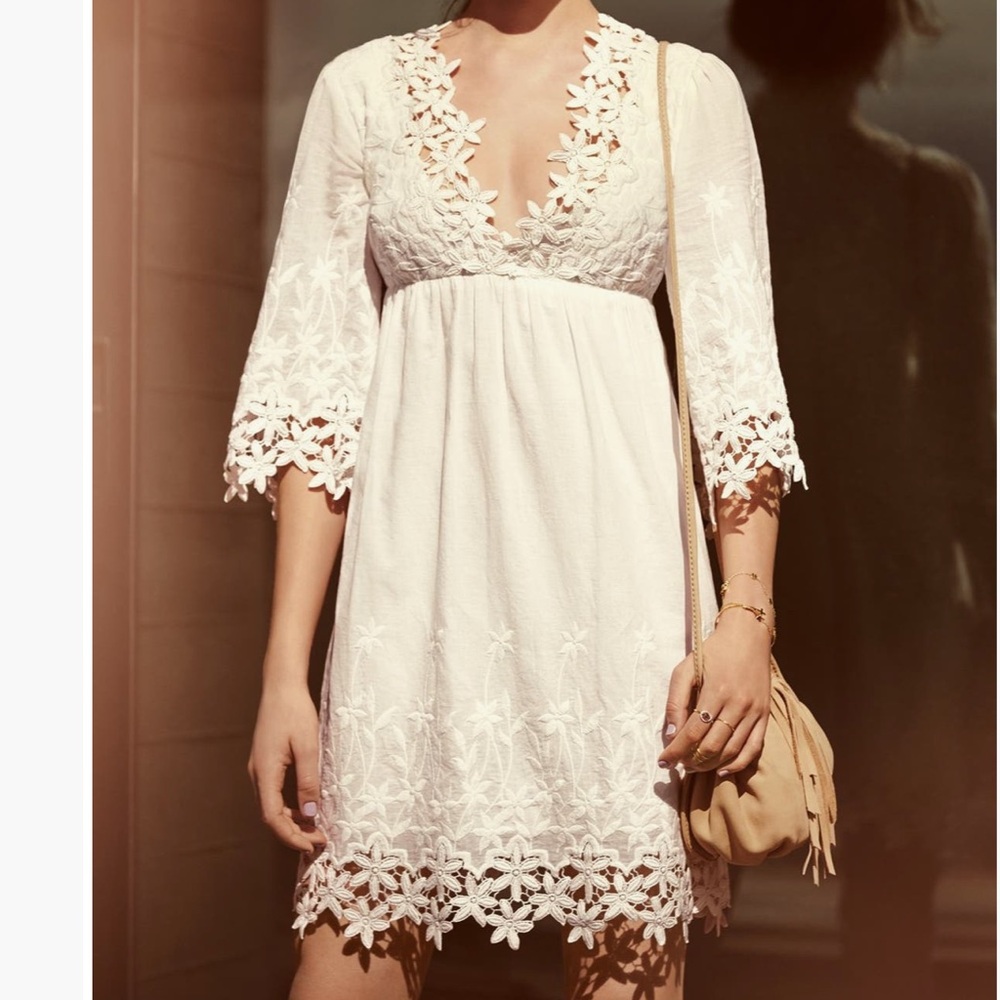 Betsey Johnson Ivory Floral Lace Dress
